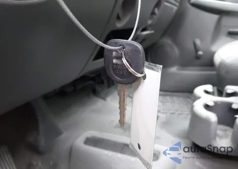 2005 Chevrolet Silverado 1500 Work Truck z USA, uszkodzony, nr VIN 1GCEK14V45Z116171